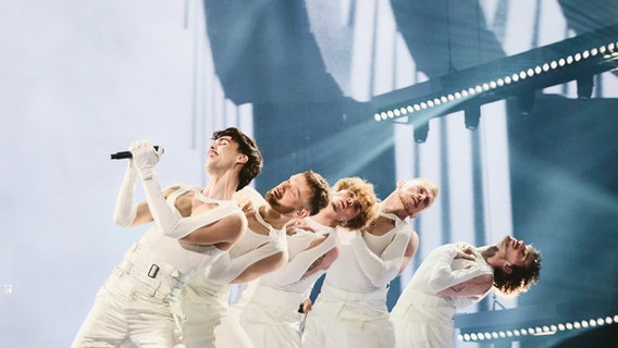 ADONXS auf der Bühne für Tschechien in der St. Jakobshalle © Eurovision.tv/ EBU Foto: Alma Bengtsson