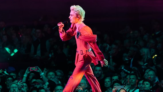 Ziferblat auf der Bühne für die Ukraine in Basel. © eurovision.tv/EBU Foto: Corinne Cumming