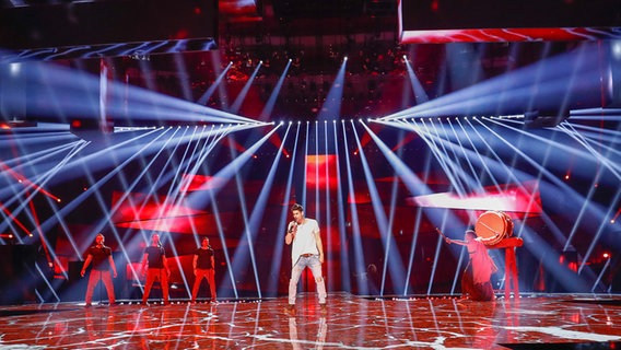 Freddie, Ungarn, bei der Kostümprobe in der Globe-Arena in Stockholm. © NDR/eurovision.tv Foto: Andres Putting (EBU)