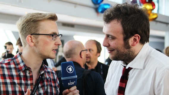 Roman mit Raphael Gualazzi auf dem Pressetermin der Big 5 am 11.05.2011 © NDR Foto: Rolf Klatt