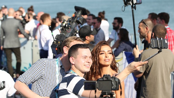 Eleni Foureira auf dem roten Teppich in Lissabon. © NDR / Rolf Klatt Foto: Rolf Klatt