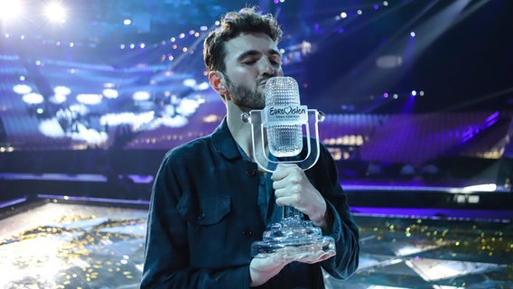 Duncan Laurence auf der ESC-Bühne. © Thomas-Hanses Foto: Thomas-Hanses