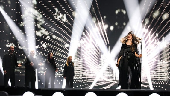 Die portugiesische Kandidatin Leonor Andrade bei der Probe für das zweite Halbfinale auf der ESC-Bühne in Wien. © EBU Foto: Elena Volotova