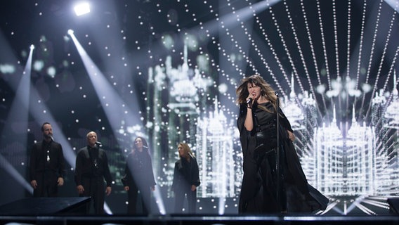 Die portugiesische Kandidatin Leonor Andrade bei der Probe für das zweite Halbfinale auf der ESC-Bühne in Wien. © Rolf Klatt / NDR Foto: Rolf Klatt