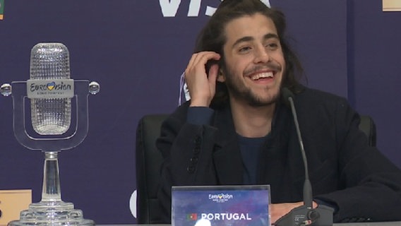 ESC-Gewinner Salvador Sobral auf der Pressekonferenz in Kiew  