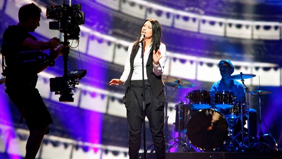 Kaliopa aus Mazedonien mit dem Song "Crno E Belo". © Eurovision TV Foto: Thomas Hanses