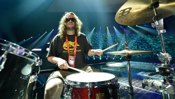 Der Schlagzeuger von Rambo Amadeus. © Eurovision TV Foto: Andres Putting