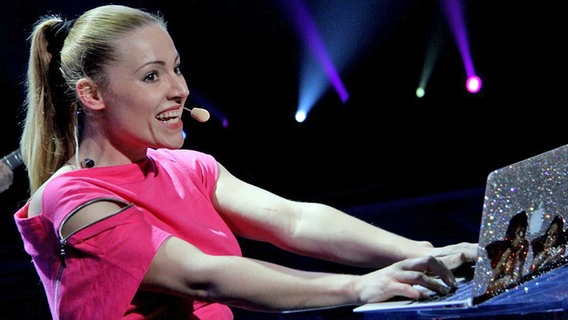 Die Sängerin Valentina Monetta aus San Marino. © Eurovision TV Foto: Elke Roels