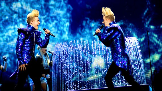 Die irische Band Jedward mit dem Song "Waterline". © Eurovision TV Foto: EBU