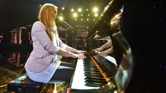 Maya Sar aus Bosnien-Herzegowina bei den ESC-Proben in Baku. © Eurovision TV Foto: Andres Putting