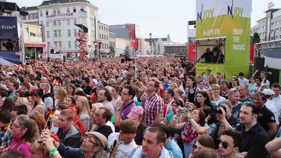 Reeperbahn Hamburg Serbien Finale Eurovision Song Contest 2012 © NDR Foto: Andres Kluge