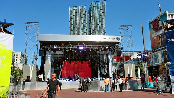 Bei den Proben zur Grand Prix-Party auf der Reeperbahn © NDR Foto: Andreas Kluge