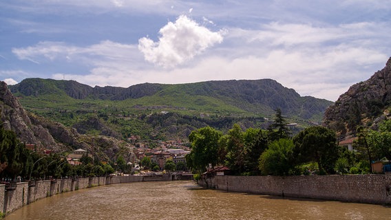 Amasya liegt im Tal des Yeşilırmak ("Grüner Fluss").  