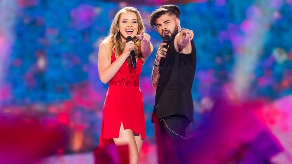 Ilinca feat. Alex Florea auf der Bühne beim 2. Halbfinale © NDR Foto: Rolf Klatt