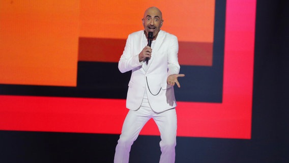 Für San Marino steht Serhat mit "Wake Up" auf der ESC-Bühne. © picture alliance Foto: Ilia Yefimovich