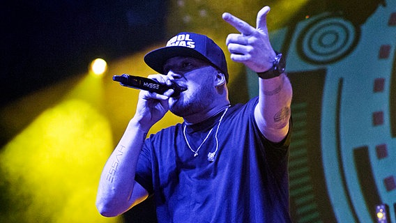 Rapper Kool Savas 2015 bei einem Konzert in der Columbiahalle in Berlin. © picture alliance / Eventpress Hoensch 