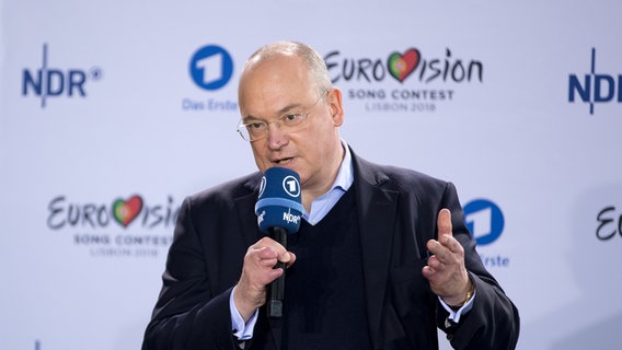 Thomas Schreiber bei der Pressekonferenz in Berlin für "Unser Lied für Lissabon" Thomas Schreiber bei der Pressekonferenz in Berlin für "Unser Lied für Lissabon" © NDR Foto: Rolf Klatt