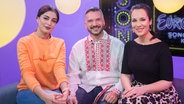 Iveta Mukuchyan, Dr. Irwing Wolther und Alina Stiegler im Studio. © Christine Raczka/ NDR Foto: Christine Raczka