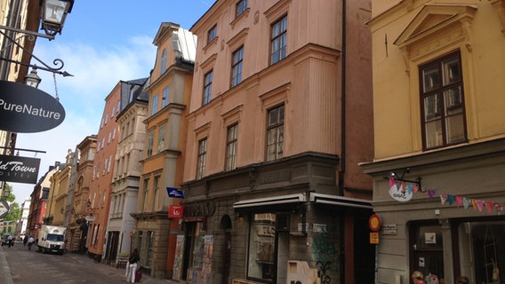 Die kleine Straße Stora Nygatan in der Stockholmer Altstadt Gamla Stan Die kleine Straße Stora Nygatan in der Stockholmer Altstadt Gamla Stan