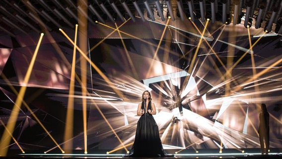 Elhaida Dani beim ESC in Wien. © NDR Foto: Rolf Klatt