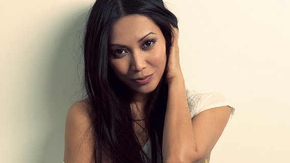 Anggun tritt für Frankreich beim ESC 2012 an. © Warner Foto: Paolo Zambaldi