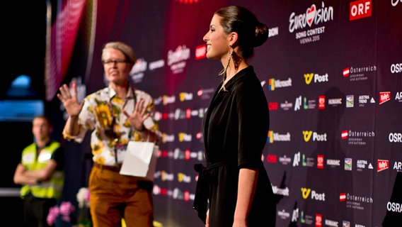 Die deutsche Sängerin Ann Sophie bei der ersten Pressekonferenz in Wien © NDR Foto: Rolf Klatt