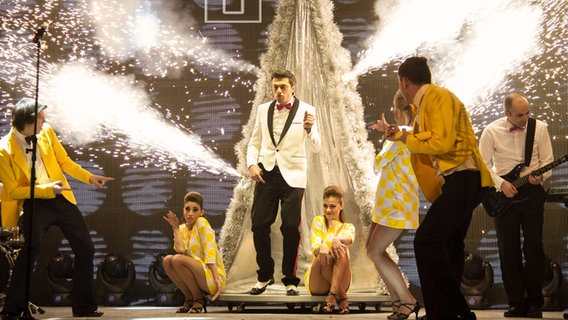 Sänger Aram Mp3 bei einer Silvestergala 2013 © AMPTV 