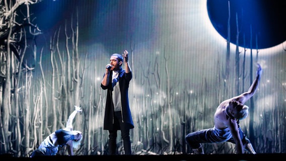 Der Aserbaidschaner Elnur Hüseynov bei seiner zweiten Probe in Wien 2015 © EBU Foto: Elena Volotova