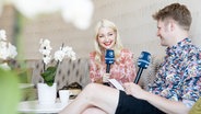 Kate Miller-Heidke aus Australien im Speeddate mit Stefan Spiegel.  Foto: Claudia Timmann