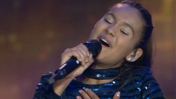 Die Junior Eurovision Song Contest Teilnehmerin Alexa Curtis bei ihrem Auftritt in Valletta am 20.11.2016 © NDR 