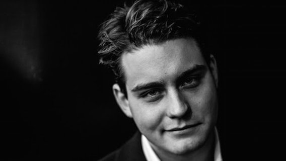 Douwe Bob, ESC-Teilnehmer 2016 der Niederlande © Avrotros 