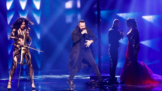 Ana and Jala vorn, im Hintergrund sind Deen und Dalal. © eurovision.tv Foto: Andres Putting (EBU)