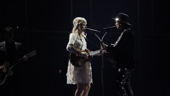 Die Niederländer von The Common Linnets auf der Bühne bei den Proben zum 1. ESC-Halbfinale in Kopenhagen © eurovision.tv Foto: Thomas Hanses