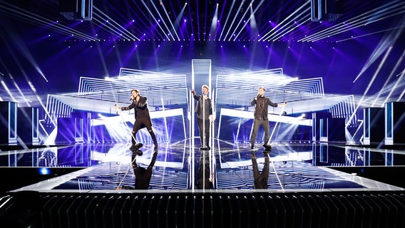 Die Gruppe Lighthouse X besteht aus Søren Bregendal, Johannes Nymark und Martin Skriver. © eurovision.tv Foto: Andres Putting (EBU)