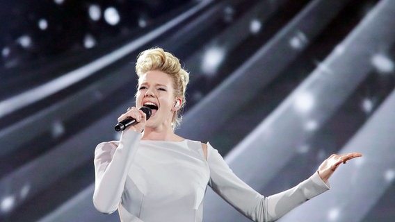 Levina auf der ESC-Bühne in Kiew. © Eurovision.tv Foto: Thomas Hanses