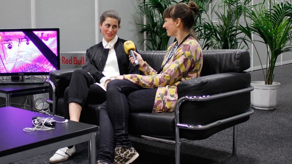 Ann Sophie im Interview mit Radio Fritz. © NDR/Nicole Janke Foto: Nicole Janke