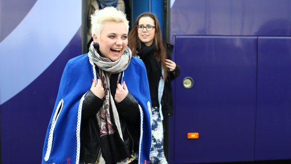 Die deutschen ESC-Teilnehmer Elaiza machen eine Stadtrundfahrt durch Kopenhagen. © eurovision.de Foto: Rolf Klatt