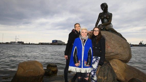 Die deutschen ESC-Teilnehmer Elaiza machen eine Stadtrundfahrt durch Kopenhagen. © eurovision.de Foto: Rolf Klatt