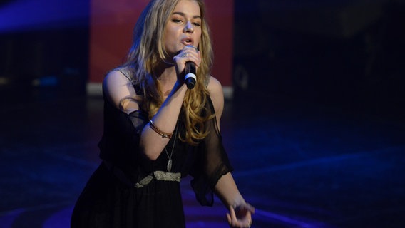 Emmelie de Forest singt bei Eurovision in Concert in Amsterdam © NDR Foto: Patricia Batlle