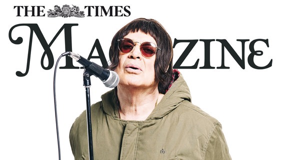 Der britische Sänger Engelbert als Liam Gallagher verkleidet auf dem Cover des "Times Magazine"  