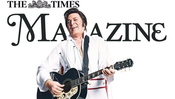 Der britische Sänger Engelbert als Elvis Presley verkleidet auf dem Cover des "Times Magazine"  