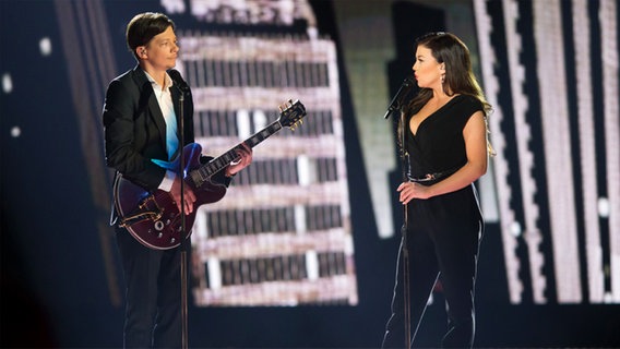 Elina Born und Stig Rästa beim ESC in Wien. © NDR Foto: Rolf Klatt