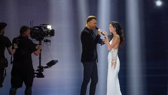 Koit Toome & Laura performen "Verona" auf der ESC-Bühne in Kiew. © Eurovision.tv Foto: Andres Putting