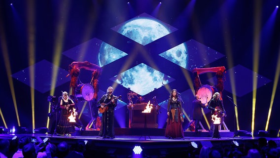 Die Band Faun auf der Bühne beim deutschen ESC-Vorentscheid. © NDR Foto: Rolf Klatt