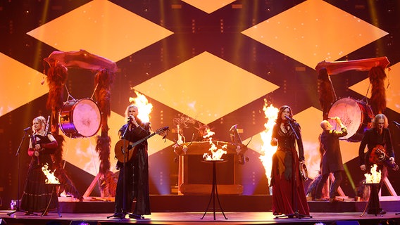 Die Band Faun auf der Bühne beim deutschen ESC-Vorentscheid. © NDR Foto: Rolf Klatt