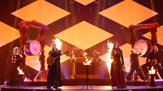 Die Band Faun auf der Bühne beim deutschen ESC-Vorentscheid. © NDR Foto: Rolf Klatt