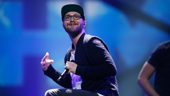 Mark Forster bei seinem Gastauftritt beim deutschen ESC-Vorentscheid. © NDR Foto: Rolf Klatt