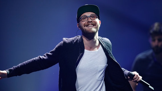 Mark Forster bei seinem Gastauftritt beim deutschen ESC-Vorentscheid. © NDR Foto: Rolf Klatt