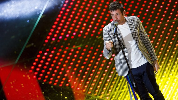 Im Jahr 2016 gewinnt Francesco Gabbani den Nachwuchswettbewerb des Sanremo Festivals. © Picture-Alliance  / NurPhoto Foto: Manuel Romano