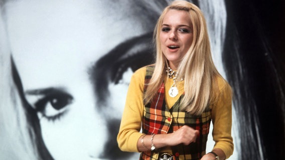 France Gall bei einem Auftritt in der deutschen Fernsehsendung "Musik aus Studio B" in den 70er-Jahren  Foto: Wolfgang Weihs